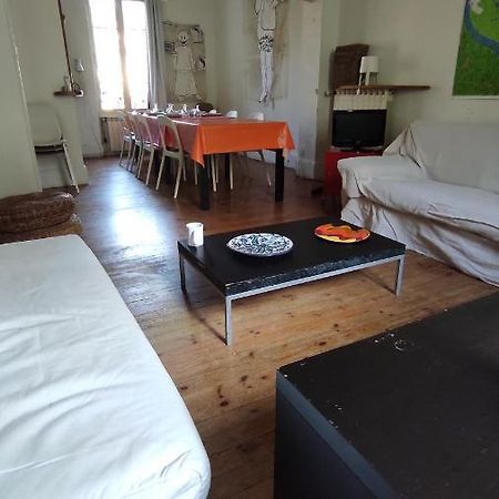 וישי Grande Maison Ancienne Simple Et Spacieuse. מראה חיצוני תמונה